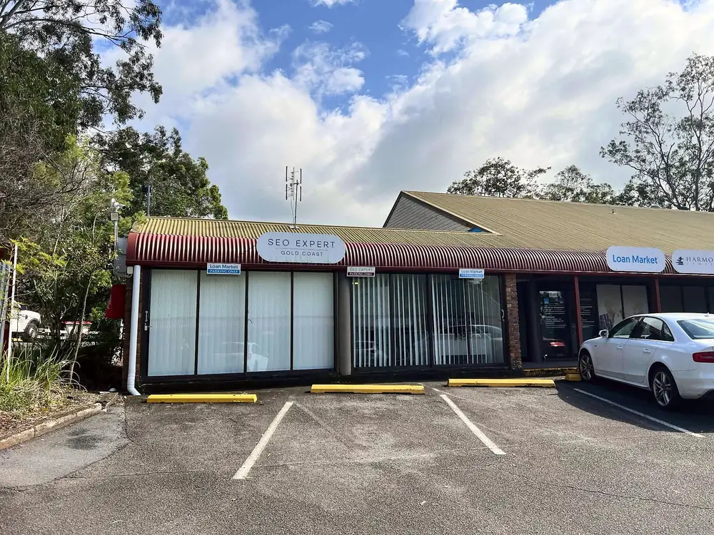 SEO Expert Gold Coast shopfront with parking out front at 50-54 Railway Street, Mudgeeraba